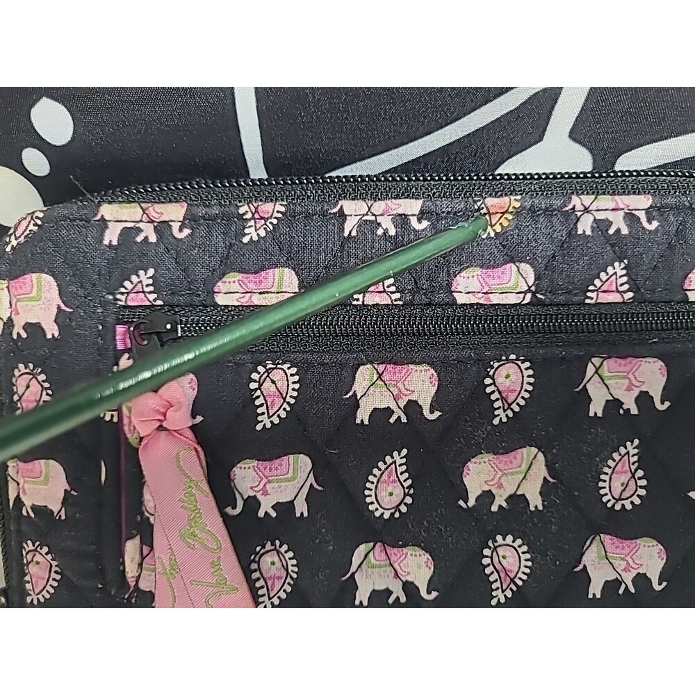 VTG Discontinued VERA BRADLEY Pink Elephant Print Quilted Wristlet Wallet - Picture 4 of 8